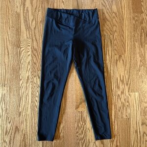 Express // black leggings 🖤